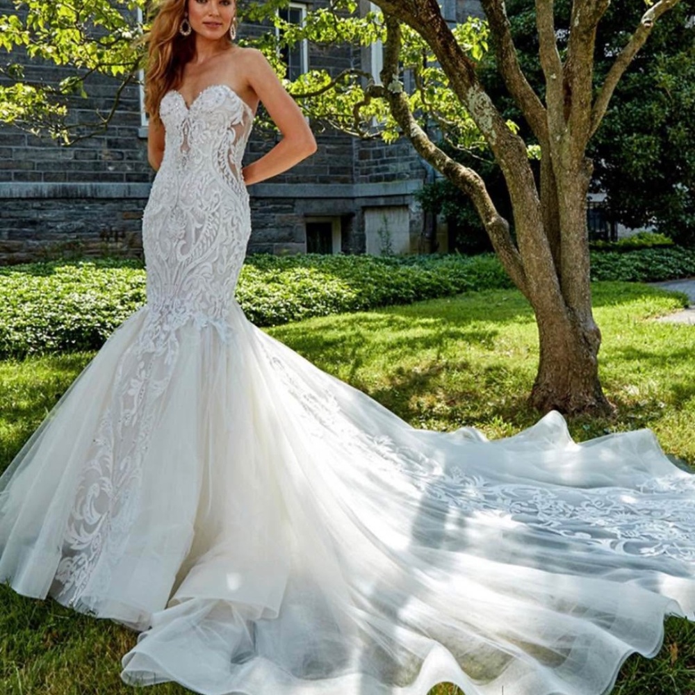 Eve of Milady Couture Wedding Gown